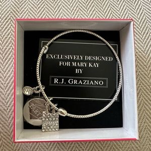 New Mary Kay Adjustable Silver Bracelet w/ Charms